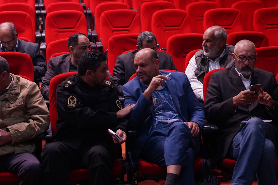 محاضرة بيئية حول الأضرار الصحية والبيئية للمخلفات الطبية بمسرح مدينة الزاوية - ليبيا