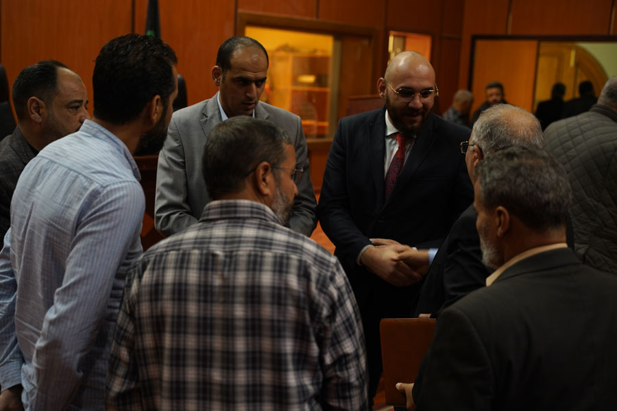 محاضرة بيئية حول الأضرار الصحية والبيئية للمخلفات الطبية بمسرح مدينة الزاوية - ليبيا