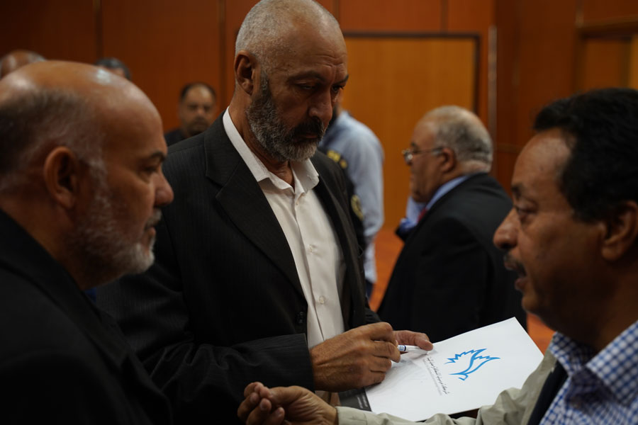 محاضرة بيئية حول الأضرار الصحية والبيئية للمخلفات الطبية بمسرح مدينة الزاوية - ليبيا