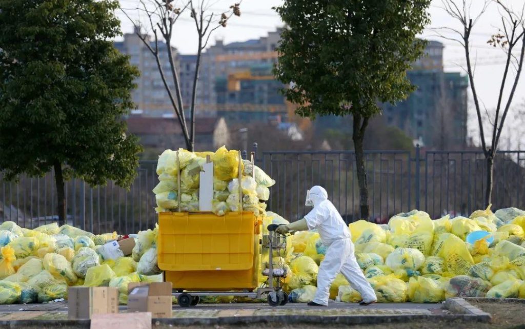 قواعد جديدة للتخلص من النفايات المنزلية في زمن جائحة فيروس الكورونا المستجد 2 قواعد جديدة للتخلص من النفايات المنزلية في زمن جائحة فيروس الكورونا المستجد