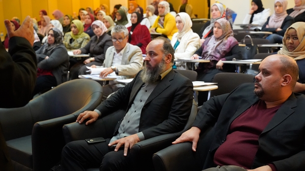 محاضرة علمية حول النفايات الطبية وأضرارها الصحية والبيئية للعاملين بمستشفى العيون بمدينة طرابلس 1 مارس 2020.