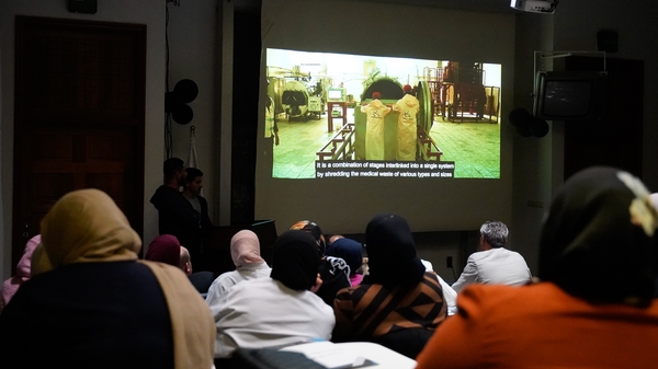 محاضرة علمية حول النفايات الطبية وأضرارها الصحية والبيئية للعاملين بمستشفى العيون بمدينة طرابلس 1 مارس 2020.