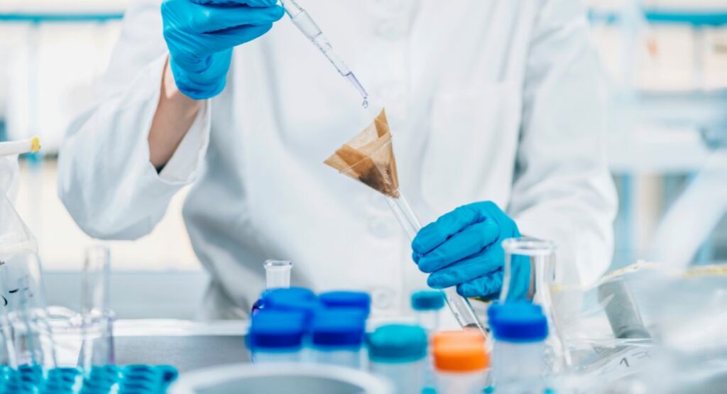 لماذا يجب علينا التخلص السليم من النفايات المحتوية الكائنات الدقيقة وبقايا النباتات المعدلة جينية؟
