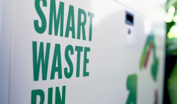 نظام الحاويات الذكية  (Smart Bins) لإدارة النفايات