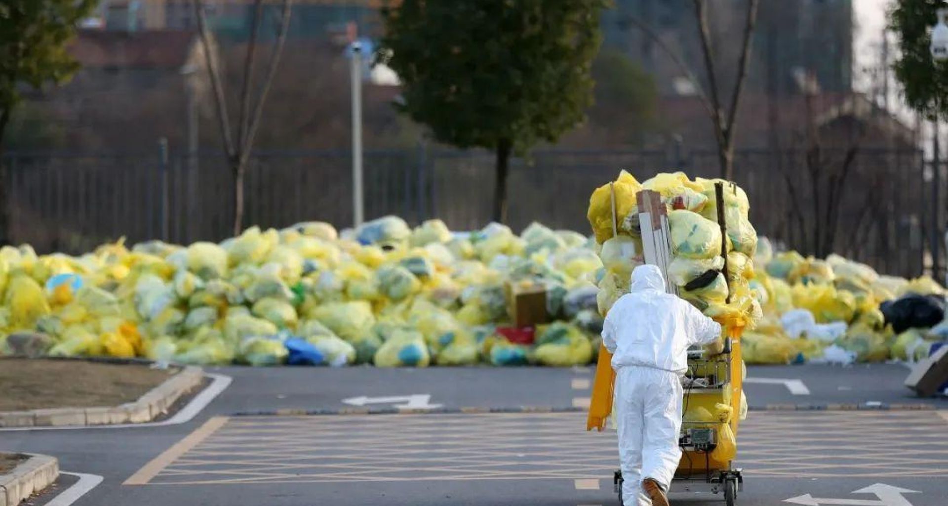 كيف تعاملت الصين مع الكميات الضخمة من النفايات الطبية في وباء فيروس كورونا الجديد؟ 1 كيف تعاملت الصين مع الكميات الضخمة من النفايات الطبية في وباء فيروس كورونا الجديد؟