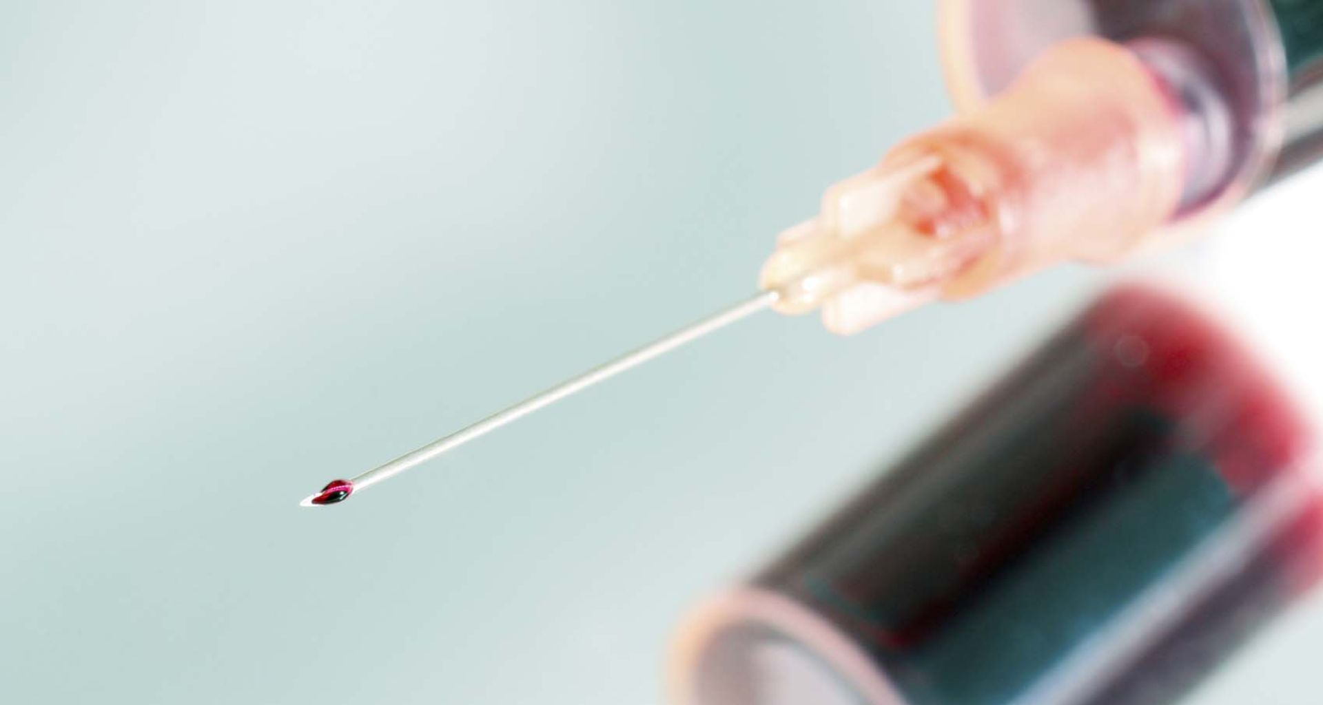 إصابات جروح الإبر في العاملين بمجال الصحة في عدة دول