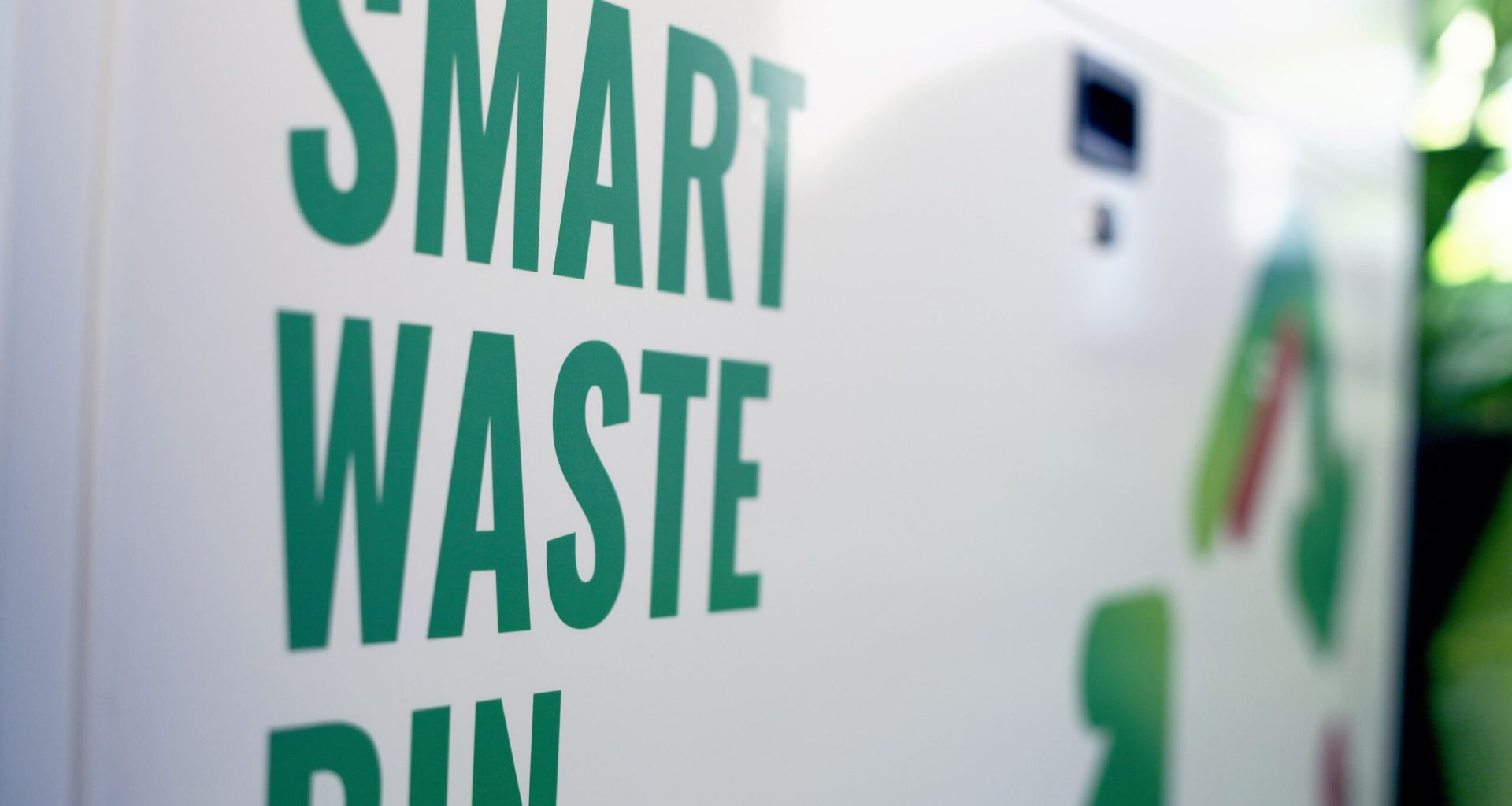 نظام الحاويات الذكية (Smart Bins) لإدارة النفايات 1 نظام الحاويات الذكية (Smart Bins) لإدارة النفايات
