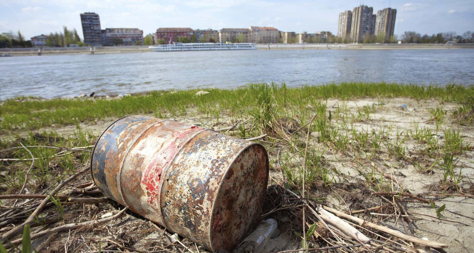 النصوص القانونية والتلوث بالمخلفات السائلة 1 النصوص القانونية والتلوث بالمخلفات السائلة