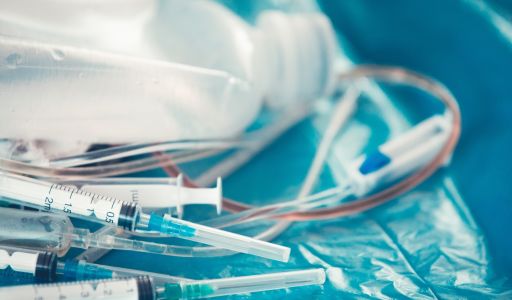 الآثار الصحية والبيئية لحرق النفايات الطبية