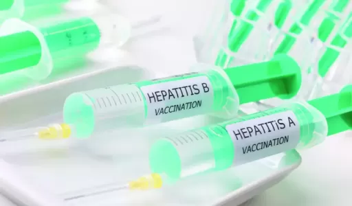 التطعيم ضد التيفوئيد (Typhoid) في منع العدوى في العاملين مع النفايات الرعاية الصحية
