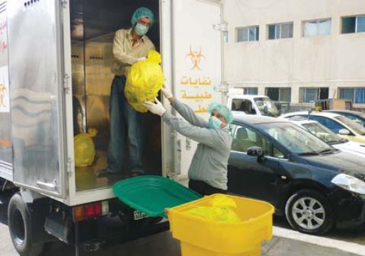 نقل النفايات الطبية إلى خارج المستشفيات