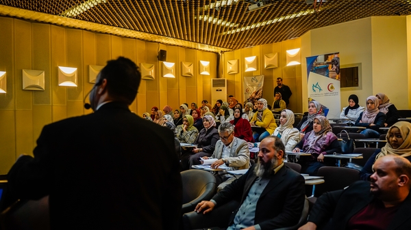 محاضرة علمية حول النفايات الطبية وأضرارها الصحية والبيئية للعاملين بمستشفى العيون بمدينة طرابلس 1 مارس 2020.