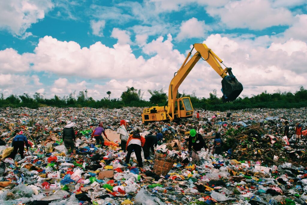 المخاطر الصحية لمكبات النفايات المفتوحة (Open Dump Landfill)